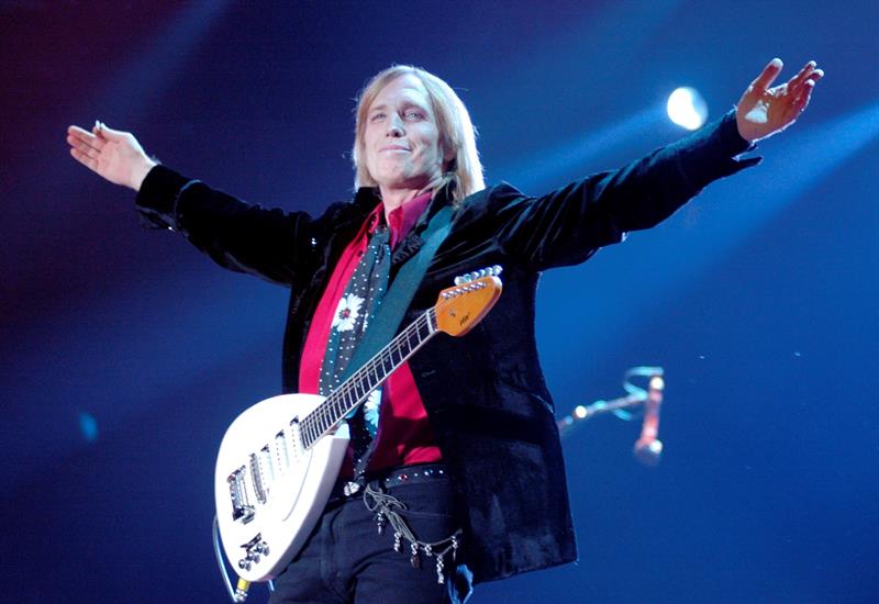Tom Petty durante un concierto en la 5° edición del Festival anual de música y arte de Bonnaroo celebrado en Manchester.