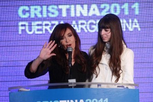 Fern&ntilde;andez reuni&oacute; el 49,51 por ciento de los votos, una vez escrutado el 34,24 por ciento de las mesas 85.937 meses electorales de todo el pa&iacute;s.