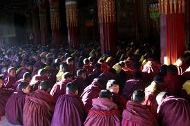 monjes tibetanos