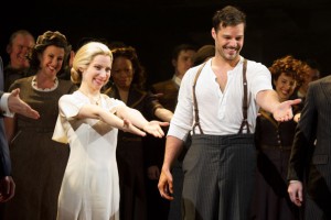 El exitoso musical "Evita", en el que Ricky Martin da vida al Che Guevara y la argentina Elena Roger a Eva Per&oacute;n, continuar&aacute; indefinidamente en Broadway Nueva York pese a que esas estrellas har&aacute;n su &uacute;ltima actuaci&oacute;n el pr&oacute;ximo 26 de enero.
