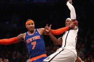 La victoria permiti&oacute; a los Nets (9-4) empatar en el primer lugar de la Divisi&oacute;n Atl&aacute;ntico con los Knicks, que no compart&iacute;an liderazgo con sus nuevos vecinos desde el 30 de noviembre de 1997.