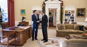 El presidente de EE.UU., Barack Obama, y su exrival republicano, Mitt Romney, almorzaron hoy en la Casa Blanca, en un primer encuentro postelectoral centrado en la necesidad de preservar el liderazgo de Estados Unidos en el mundo.