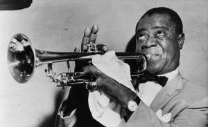 La casa museo de Louis Armstrong en Nueva York acerca desde hoy a sus visitantes a la pasi&oacute;n que el legendario trompetista de jazz le profesaba a la Navidad gracias a la reproducci&oacute;n de unas desconocidas cintas de audio que grab&oacute; &eacute;l, solo y junto a su familia, para celebrar las fiestas.