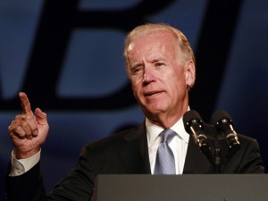 Joe-Biden_congresistas_hispanos