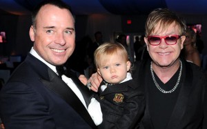 elton-john-bebe