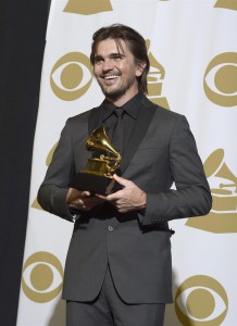 Juanes gan&oacute; el Grammy al mejor &aacute;lbum pop latino por "MTV Unplugged Deluxe Edition