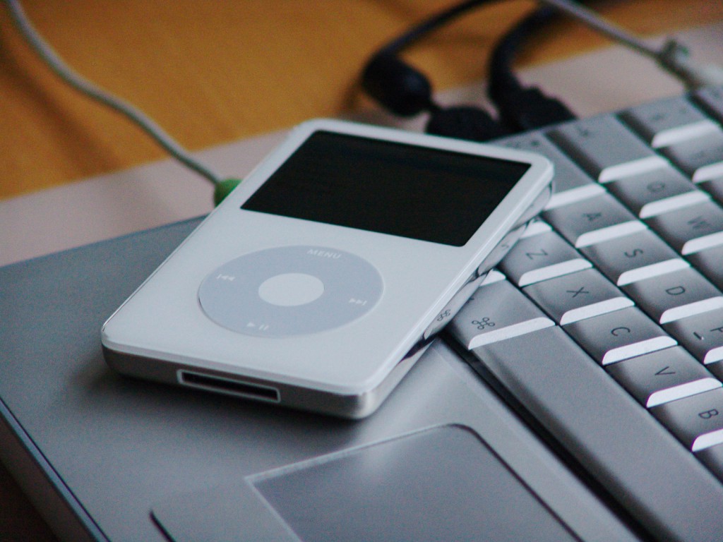 Industria_Música La industria de la música grabada creció un 0,3 % en 2012 en todo el mundo, su primer aumento desde 1999, pese a la crisis y a la piratería digital, indicó hoy la Federación Internacional de la Industria Discográfica (IFPI).