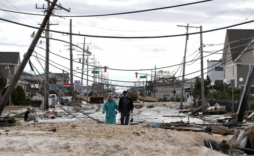 El gobernador Chris Christie ha anunciado un programa agresivo para reconstruir completamente una 12.5 millas de carreteras da&ntilde;adas por el hurac&aacute;n &lsquo;Sandy&rsquo; en el tramo de la Ruta 35 a lo largo de la pen&iacute;nsula de Barnegat en Ocean County. 