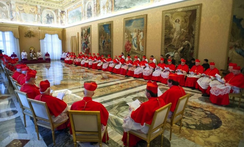 cardenales_papa_conclave La primera congregación de cardenales preparatoria del cónclave que elegirá al sucesor de Benedicto XVI se celebrará el próximo lunes, 4 de marzo, anunció hoy el arzobispo de Nápoles, cardenal Crescenzio Sepe.