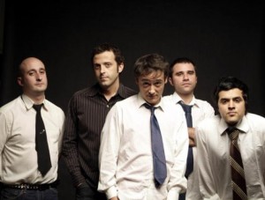 En un pa&iacute;s, Espa&ntilde;a, en el que cada vez es m&aacute;s dif&iacute;cil llenar una sala de conciertos o vender un disco, muchos m&uacute;sicos vuelven su vista hacia M&eacute;xico, donde encuentran un mercado din&aacute;mico para dar salida a las ganas de compartir su arte con el mundo, y seguir viviendo de ello.