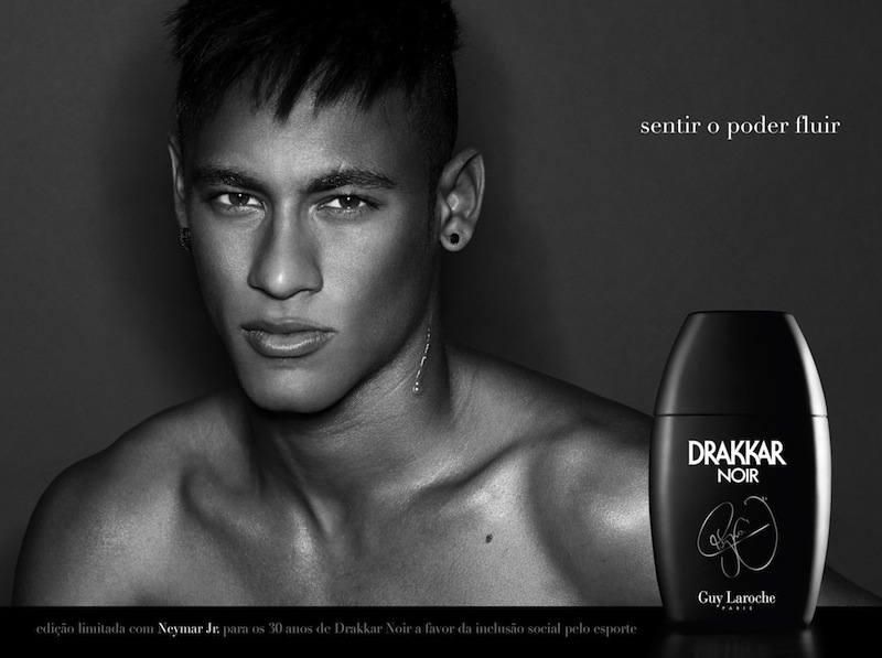 Neymar El futbolista brasileño Neymar es la imagen de la edición 30 aniversario del perfume Drakkar Noir, de la marca francesa Guy Laroche, según informó hoy la empresa en Brasil.