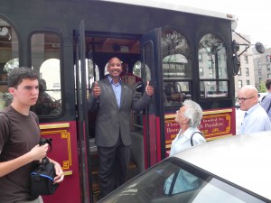 EL DESARROLLO de El Bronx es evidente recorriendo sus diferentes vecindarios: D&iacute;az Jr. lleva el tim&oacute;n exitoso. 