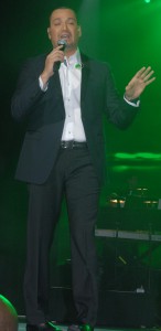 Aquí en Nueva York, su presentación en Radio City Music Hall, fue a teatro lleno y cumplió una misión personal, la de haber cantado en los tres escenarios más importantes conjuntamente con: El Madison Square Garden, y el Carnegie Hall.