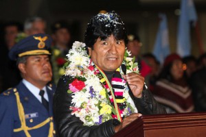 Morales dice si Snowden le pide asilo se lo dar&aacute; en "protesta" contra Europa.
