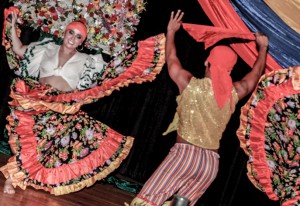 Los bailes folkl&oacute;ricos son comunes durante la celebraci&oacute;n de la independencia colombiana.