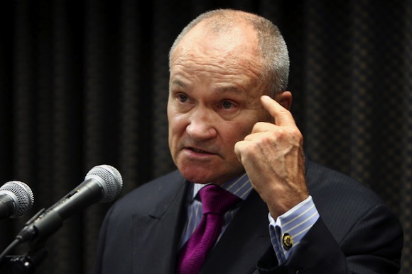 El senador estadounidense Charles Schummer propuso hoy al jefe de la policía de Nueva York, Raymond Kelly, para sustituir a la secretaria de Seguridad Nacional, Janet Napolitano.
