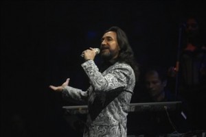 Marco Antonio Sol&iacute;s presenta el primer sencillo de su nuevo &aacute;lbum.
