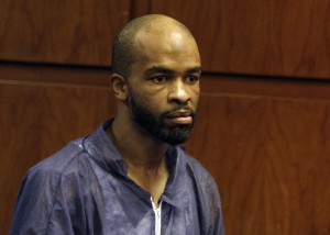 Michael Madison, un hombre de 35 años que había sido condenado en 2001 por intento de violación, comparece ante el tribunal para una vista de libertad condicional en East Cleveland, Ohio (Estados Unidos) hoy, lunes 22 de julio de 2013. Según varias informaciones Madison ha sido arrestado tras ser considerado sospechoso del asesinato de al menos tres mujeres cuyos cadáveres fueron encontrados en East Cleveland, Ohio (Estados Unidos), los pasados días 19 y 20 de julio.