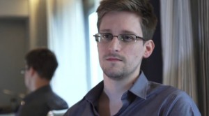 Snowden recibe asilo temporal por un a&ntilde;o en Rusia.