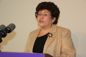 Seg&uacute;n la doctora Elena R&iacute;os, CEO de la Asociaci&oacute;n Nacional Hispana de Medicina (NHMA), &ldquo;en este pa&iacute;s s&oacute;lo el 5% de los doctores y el 2% de las enfermeras son latinos&rdquo;.