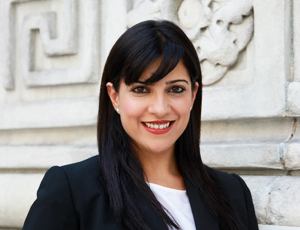 RESHMA SAUJANI: independencia y transparencia.