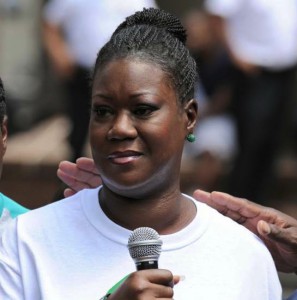 Sybrina public&oacute; una canci&oacute;n contra la violencia que generan las armas de fuego, junto al cantante de gospel hip hop T-Dogg, 