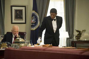 Escena de la película "The Butler", del director Lee Daniels, donde aparecen los actores Forest Whitaker (d) y Robin Williams (i).
