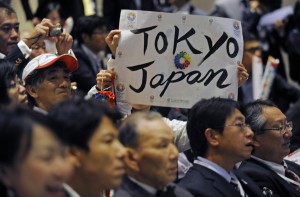 Un grupo de japoneses celebra la elecci&Ucirc;n de la sede de los Juegos de 2020, en el Hotel Sheraton de Buenos Aires (Argentina) el pasado 7 de septiembre. 