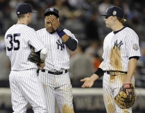 8-3. Longoria pega dos jonrones, acerca a Rays al comod&iacute;n y elimina a Yanquis