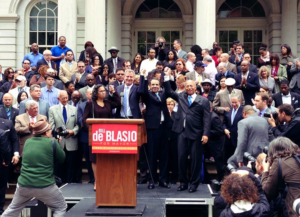 Bill de Blasio tiene ventaja para elecciones alcalde de Nueva York, según encuesta.