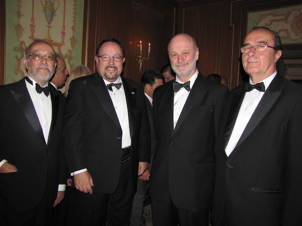 Juan Ramón Martínez Salazar, cónsul de España; Robert Unanue, presidente de Goya; Ramón Gil Cáceres, embajador de España en EE. UU. y Ángel Martin-Acebes, encargado de Asuntos Comerciales de la Embajada de España.