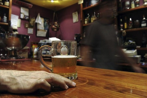 La mayoría de esas 80.000 muertes anuales que no se habrían producido sin la ingesta de alcohol se produjeron por enfermedades del hígado y, en segundo lugar, por desórdenes neuropsiquiátricos.