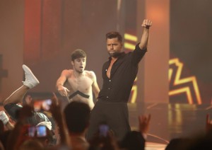 Ricky Martin se presenta en los premios Billboard hoy, jueves 24 de abril de 2014, durante la entrega de los Premios Billboard de la M&uacute;sica Latina 2014 en el BankUnited Center de Miami.