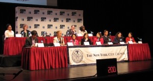El foro estuvo encabezado por concejales, autoridades de la Alcald&iacute;a de Nueva York, directivos de la polic&iacute;a de Nueva York, la presidenta de Manhattan, Gale Brewer, entre otros.