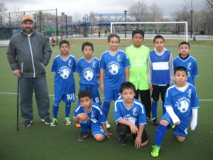 Los peque&ntilde;uelos del Club Deportivo Gavilanes en las categor&iacute;a U-10, que estan participando en el campeonato de la Liga Chapina de F&uacute;tbol en El Bronx. (Foto: Buki Chapin).