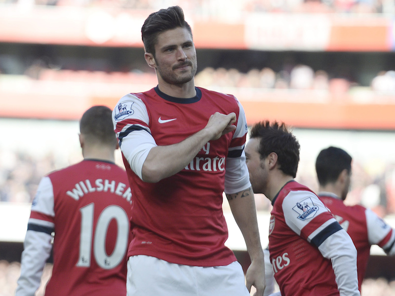 Olivier Giroud del Arsenal (C) celebra un gol durante el partido de f˙tbol de InglÈs Premier League entre el Arsenal y el Sunderland en el Emirates Stadium en Londres.