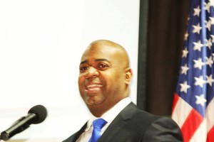 El educador Ras Baraka fue elegido hoy alcalde de Newark, la ciudad más grande de Nueva Jersey, y sustituirá al ahora senador federal Corey Booker.