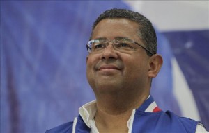 Fotografía del 22 de septiembre de 2013 que muestra al expresidente de El Salvador Francisco Flores en un acto en San Salvador.