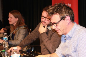 Los escritores firmaron aut&oacute;grafos varias de sus obras e intercambiaron criterios con los asistentes, en la gr&aacute;fica &Aacute;lvaro Enrigue y Diego Fonseca.