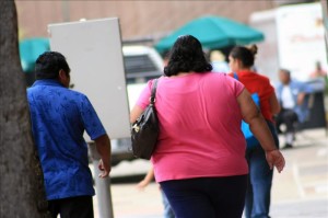 Seg&uacute;n el Departamento de Salud y Servicios Humanos de Estados Unidos, en 2011 los hispanos en Estados Unidos eran 1,2 m&aacute;s propensos a estar afectados por la obesidad que los blancos no hispanos. 