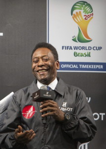 Pel&Egrave; quiere una final Brasil-Uruguay como ocurri&Ucirc; en 1950, pero espera un resultado diferente, con victoria brasile&Ograve;a.