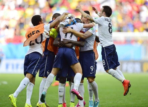 El 2-0 fue mucho premio para una selección francesa dominada durante buena parte del partido y un duro castigo para Nigeria, que no supó resolver la eliminatoria cuando la tuvo a mano.