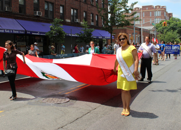 Esta fiesta se llevó a cabo este domingo 22 de junio sobre la Avenida 37 desde la calle 69 hasta la calle 86 de Jackson Heights en el condado de Queens.