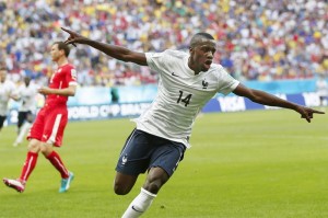 El franc&eacute;s Blaise Matuidi celebra despu&eacute;s de anotar el 2-0 en el grupo de la Copa Mundial de la FIFA 2014 E partido de la ronda preliminar entre Suiza y Francia en la Arena Fonte Nova, en Salvador, Brasil, 20 de junio de 2014. Francia gan&oacute; 5-2.
