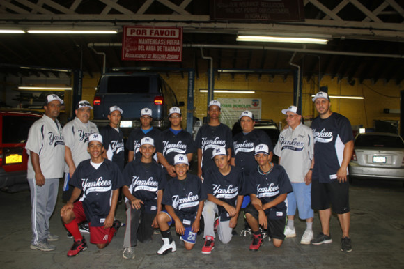 Los jovencitos que estuvieron presentes en la entrega de uniformes fueron: Jorcalis Almonte, José Corporán, Xavier Martínez, Pedro Rondón, Jeffrey Victorio, John Bermúdez, Angel Disen, Kelvin Sosa, Joel Flores y Daniel García.