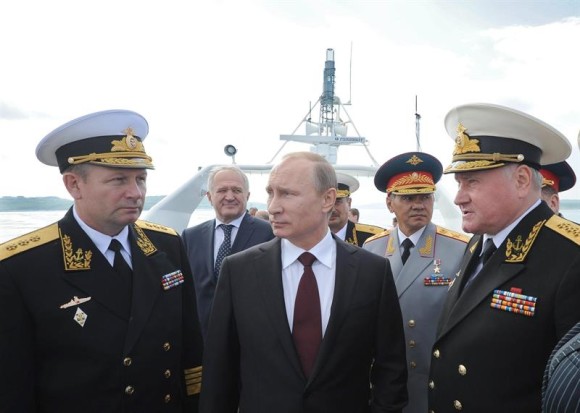 Estados Unidos lleg&oacute; a la conclusi&oacute;n de que Rusia viol&oacute; el tratado de 1987 que prohibi&oacute; el desarrollo y despliegue de misiles nucleares de alcance medio basados en tierra, lo que constituye el m&aacute;s serio incumplimiento de una obligaci&oacute;n de desarme por parte de ese pa&iacute;s.