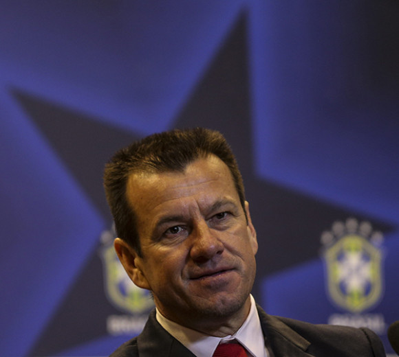  El entrenador y campe&oacute;n mundial Carlos Caetano Bledorn Verri 'Dunga' fue nombrado como seleccionador de Brasil.