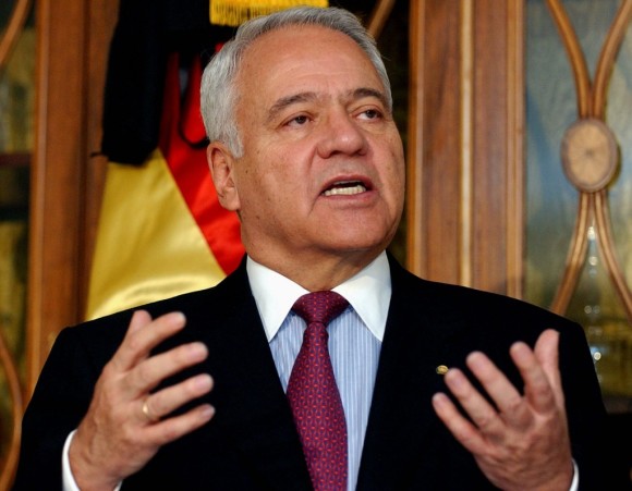 Los supuestos delitos ocurrieron durante la represión en octubre de 2003 de las protestas contra la decisión del Gobierno de Sánchez de Lozada de exportar gas boliviano a Estados Unidos por un puerto chileno.
