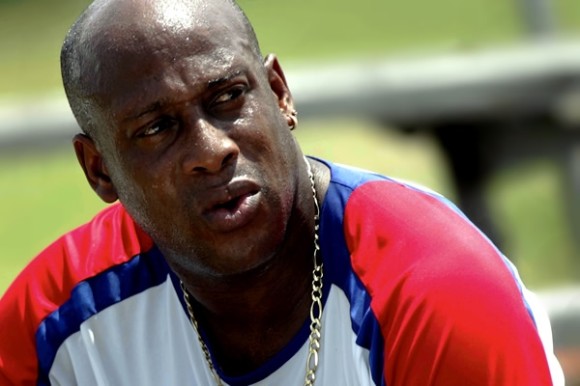 El entrenador costarricense Hern&aacute;n Medford.