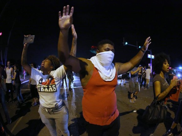 Los disturbios que se han desencadenado en Ferguson, Misuri tras la muerte de un joven negro por los disparos de un policía son similares a otros que se han producido en Estados Unidos en las últimas décadas, después de actuaciones policiales contra ciudadanos afroamericanos.